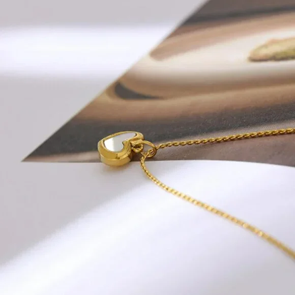 Small Heart Natural Shell Pendant Necklace 18 K Plated Stainless Steel N… - Picture 4 of 8